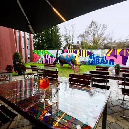 מלון Edlinger 4*