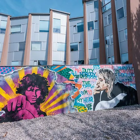 מלון Edlinger 4*